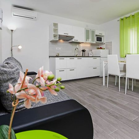 Apartment And Studio Tereza Rovinj Exteriör bild