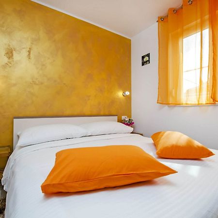 Apartment And Studio Tereza Rovinj Exteriör bild